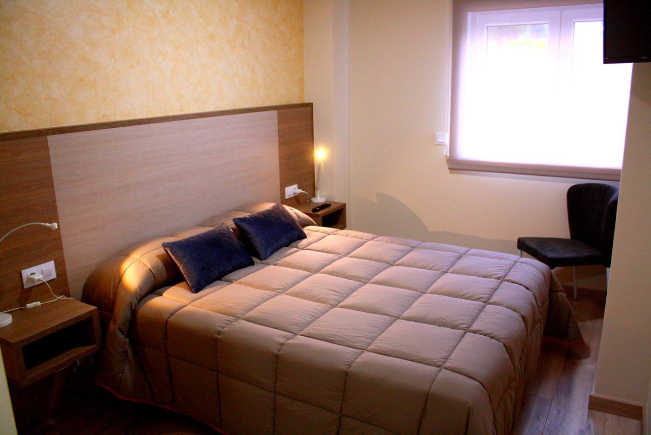 Hostal Oregar Hotel ซานติอาโก เด กอมโปสเตลา ภายนอก รูปภาพ
