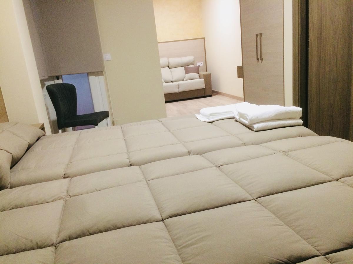 Hostal Oregar Hotel ซานติอาโก เด กอมโปสเตลา ภายนอก รูปภาพ