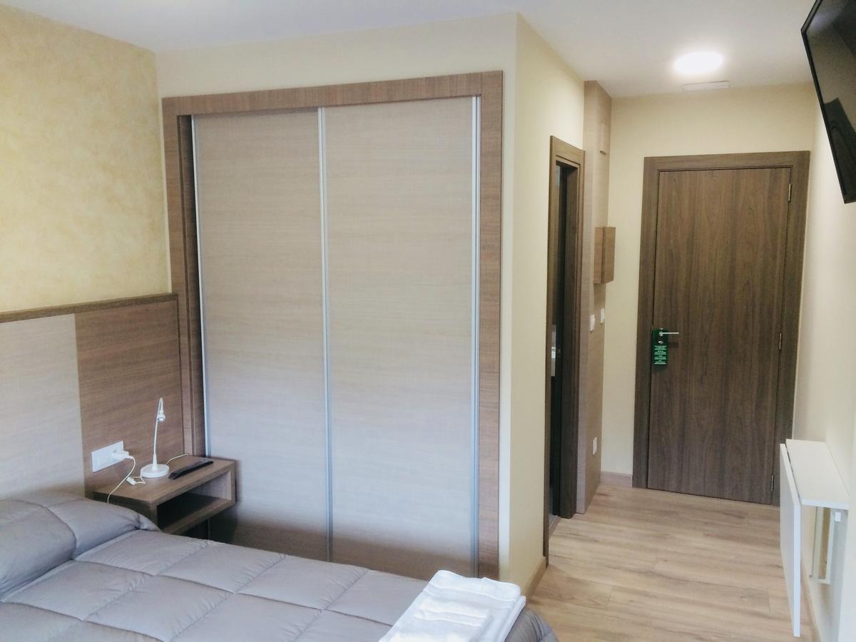 Hostal Oregar Hotel ซานติอาโก เด กอมโปสเตลา ภายนอก รูปภาพ